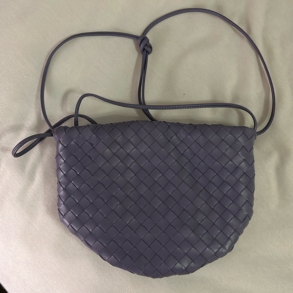 Bottega Veneta Purple Wooven Bag - Picture 1 of 4